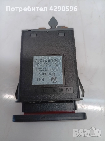 Бутон / ключ аварийни светлини за Голф 4 / Бора - 1J0953235F , снимка 2 - Части - 51819419