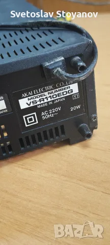 Видеокасетофон Akai VR-R110, снимка 2 - Плейъри, домашно кино, прожектори - 56123678