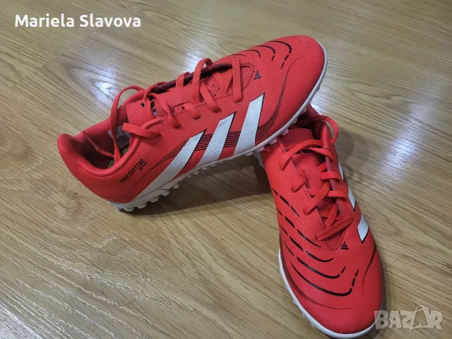 Футболни обувки на Adidas, снимка 3 - Детски маратонки - 56359326