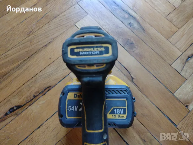DeWALT DCD708 Brushless за ремонт или части!, снимка 8 - Винтоверти - 56004524