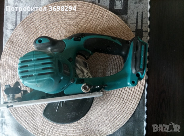 Акумулаторен циркуляр Makita dss501, снимка 4 - Циркуляри - 54110435