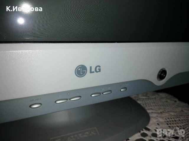 Монитор LG Flatron T710B, снимка 4 - Монитори - 42244926