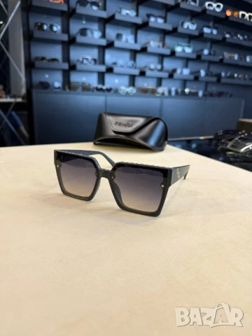 очила с черен обикновен калъф fendi prada versace chanel , снимка 9 - Слънчеви и диоптрични очила - 50924387