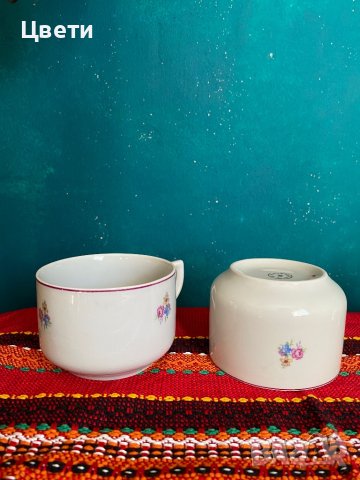 Големи и прекрасни порцеланови чаши с троен декор и лилав кант.  