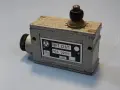 краен изключвател ROBOTRON DDR BF1.D1/1 limit switch 220V 10A, снимка 1