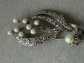 Царствена уникална масивна старинна сребърна брошка с перли и марказити , снимка 2