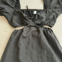 Дамска черна рокля, 38 размер, снимка 3 - Рокли - 44790505