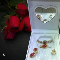 Елегантни подаръчни комплеки бижута - пръстен, гривна, обеци и колие в луксозна кутия, която е споре, снимка 2 - Бижутерийни комплекти - 44513584