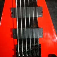 6 струнна бас китара (flying V), снимка 5 - Китари - 36729712