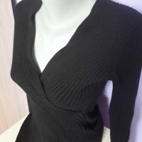 Дамска блуза/ тип ,,прегърни ме" р-р М,L, снимка 1 - Блузи с дълъг ръкав и пуловери - 31479497