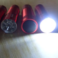 Джобен компактен фенер с 9 LED излъчвателя, снимка 9 - Други - 42589124