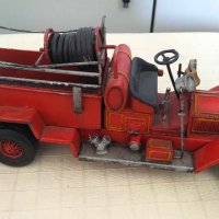 Стара метална пожарна кола, снимка 1 - Антикварни и старинни предмети - 42777445