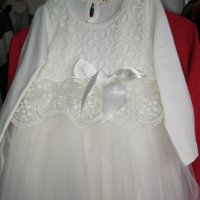 Бяла детска рокля с дантела, памучна материя, дълъг ръкав. , снимка 1 - Детски рокли и поли - 39486265