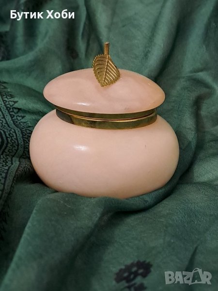 Италианска бижутерка от розов алабастър, снимка 1