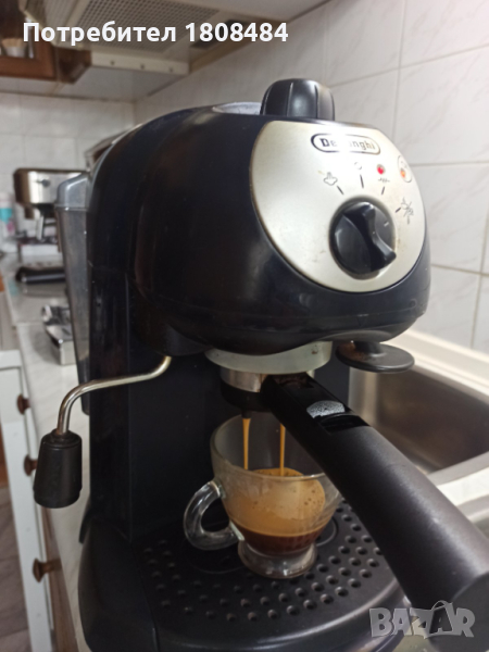 Кафемашина Делонги с ръкохватка с крема диск, работи отлично , снимка 1