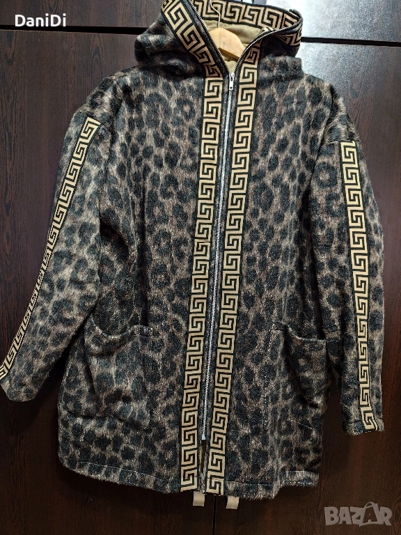 Дамско палто в тигрово/леопард Версаче ,с две лица, снимка 1