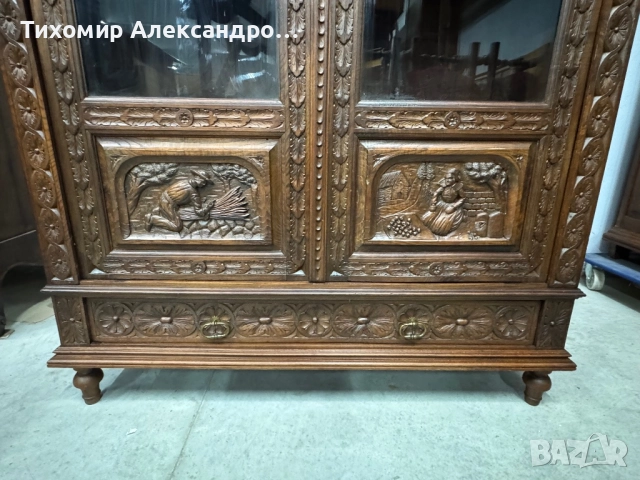 Уникална дъбова витрина, снимка 8 - Секции и витрини - 52717580