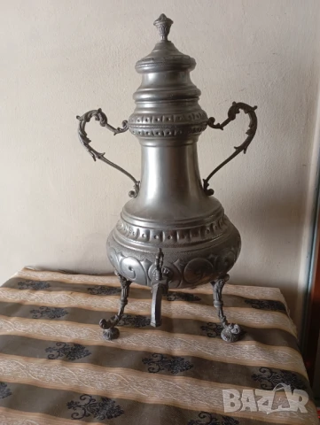 Стар съд за декорация