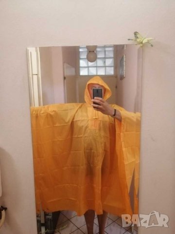 Дъждобран тип пончо, Франция. 