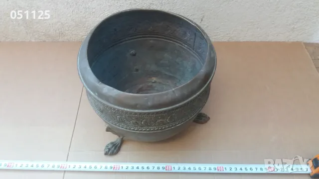 масивна бронзова саксия - римски стил , снимка 3 - Антикварни и старинни предмети - 56429472