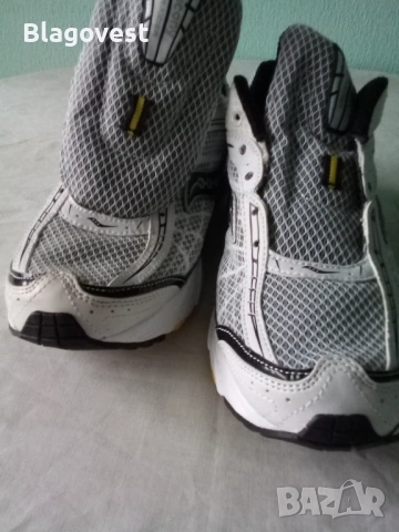 Маратонки Saucony, снимка 2 - Маратонки - 54087261