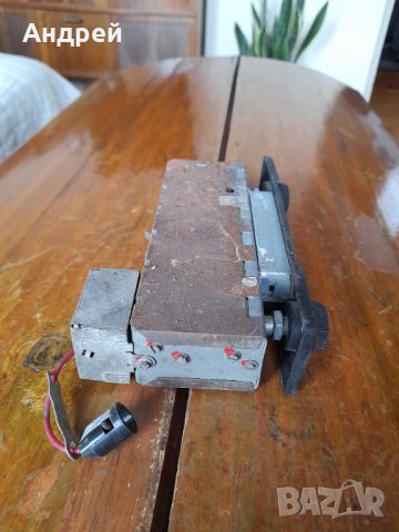 Старо автомобилно радио,радиоприемник Tesla, снимка 3 - Антикварни и старинни предмети - 42539907