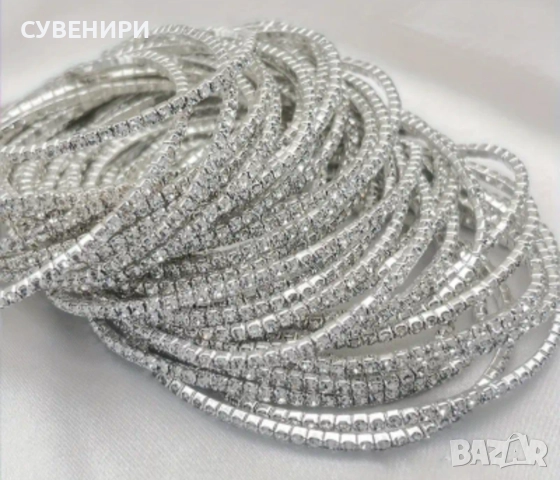 Нежни гривни със синтетичен цирконий , снимка 12 - Гривни - 51918582