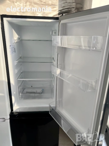 НЕУПОТРЕБЯВАН!!! хладилник с фризер Comfee RCB169DK2, снимка 5 - Хладилници - 53189523