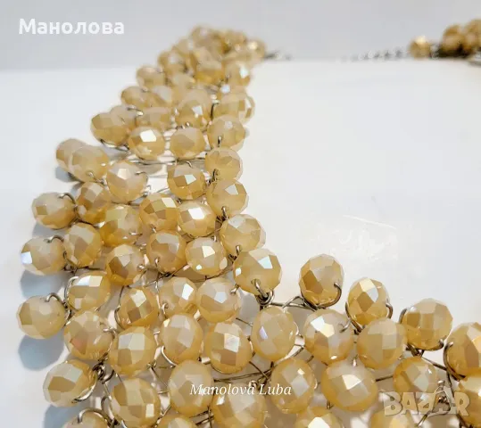 Винтидж колие тип Choker, със стъклени мъниста в прасковен цвят., снимка 3 - Колиета, медальони, синджири - 48218001