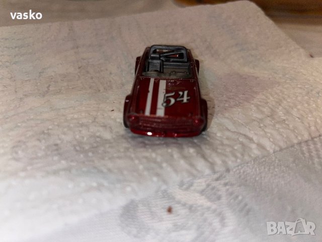 Hot wheels Triumf TR6, снимка 2 - Колекции - 42144981