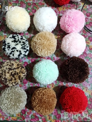 Помпони за мартеници, снимка 2 - Други - 53350086