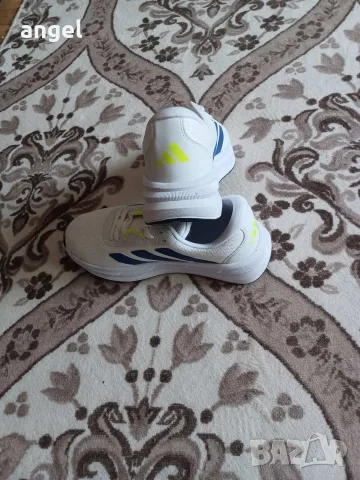 Нови маратонки adidas, снимка 2 - Маратонки - 56354739