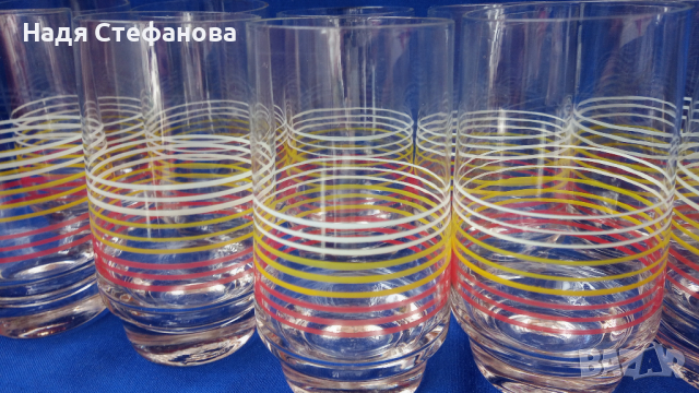 Ретро стъклени чаши за безалкохолно, цветни кантове – 10 бр, снимка 1 - Чаши - 44530284