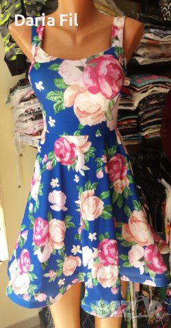 Кукленска рокля синя на розови цветя, снимка 1 - Рокли - 37465661