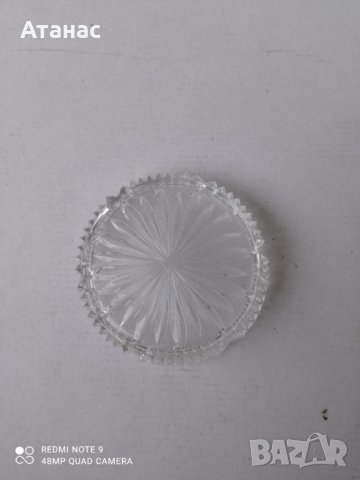 Малка кристална купа, снимка 2 - Чинии - 30649800