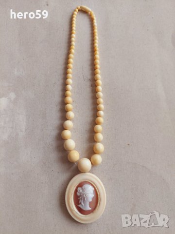 Старо антикварно колие,медальон от слонова кост и коралова камея 19 век 