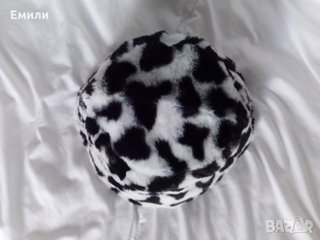 Плюшена шапка идиотка кравичка, снимка 5 - Шапки - 34119548