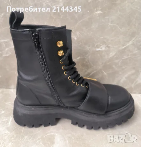 DSQUARED2
Branded leather boots номер 38, снимка 6 - Маратонки - 48307933