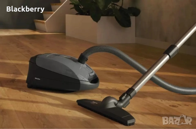 Прахосмукачка Miele Classic C1 Parquet нова, снимка 5 - Прахосмукачки - 54173112