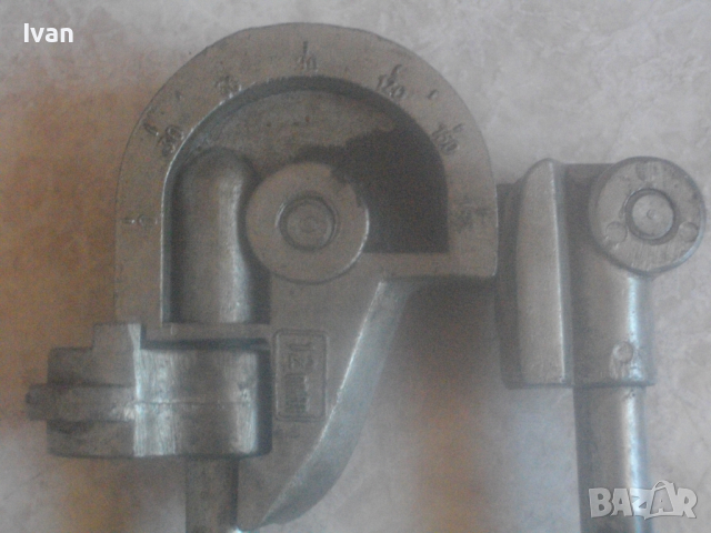 Немски Ръчен Тръбогиб 12мм-Уред за огъване на меки и полутвърди тръби-Масивен-Отличен-Радиус 35мм, снимка 5 - Други инструменти - 44560799