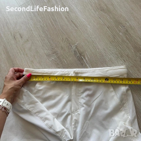 Къси панталони Nike Dri Fit, бели, за момичета, размер 152, 12-13 години, размер S за жени, снимка 6 - Къси панталони и бермуди - 53110153