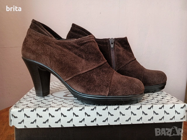 Нови!Кафяви Боти Ест Велур, снимка 4 - Дамски боти - 53041153