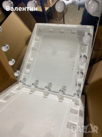 Холивудско огледало за грим с 18 ЛЕД диода, снимка 7 - Други стоки за дома - 53123031