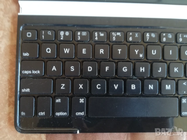 Logicool клавиатура за Apple Ipad 2gn, снимка 4 - Клавиатури и мишки - 54326107