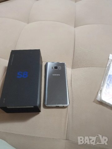 Продавам Samsung S8