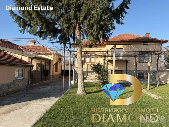 Две къщи с двор в село Загоре, обл. Стара Загора