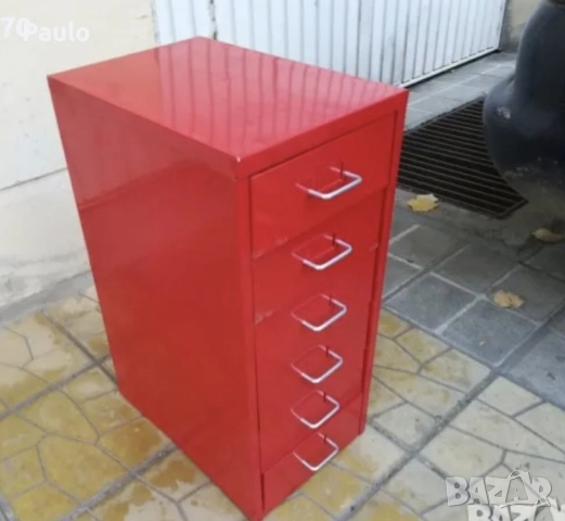 Метален шкаф за инструменти