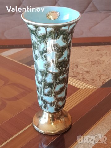 Старинна керамична ваза
