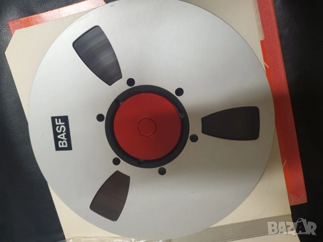 Магнетофонни ролки BASF 26.5см. 10,5" Ролката с шест отвора 60 евро, ролката с трите отвора 55 евро., снимка 3 - Други - 54319809