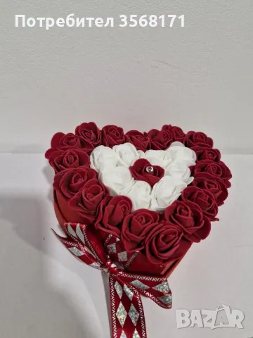 Кутия с форма на сърце и вечни рози, снимка 2 - Романтични подаръци - 49226320